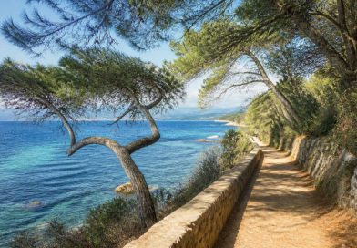 Antibes chemin des douaniers : balade entre mer et panoramas