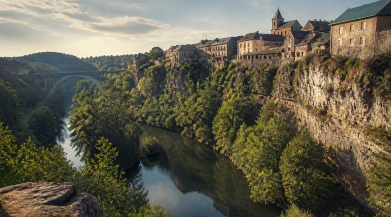 Bozouls : photos du canyon et du village en Aveyron